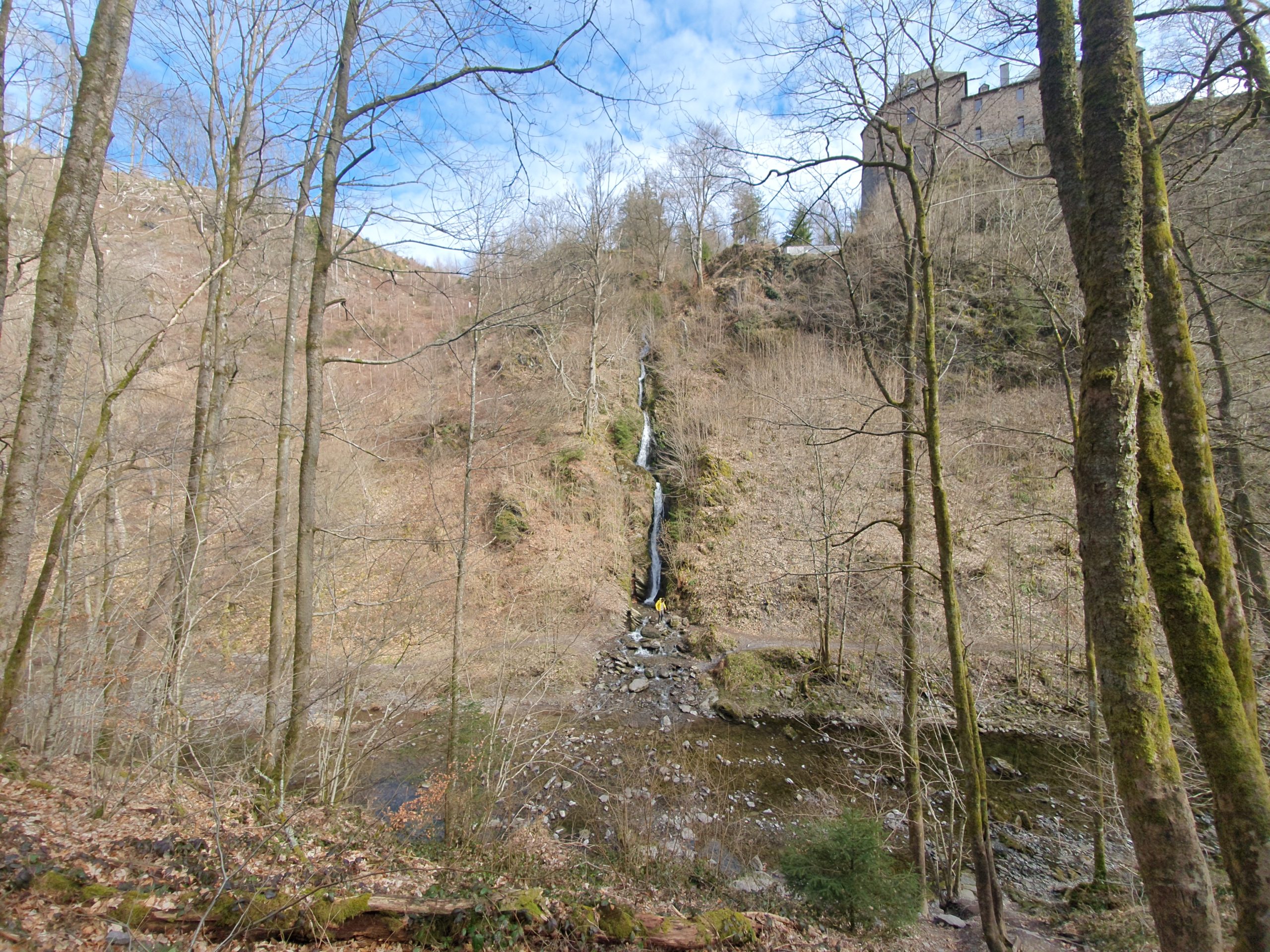 Cascade de Reinhardstein - Endroit insolite à Waimes, en Belgique