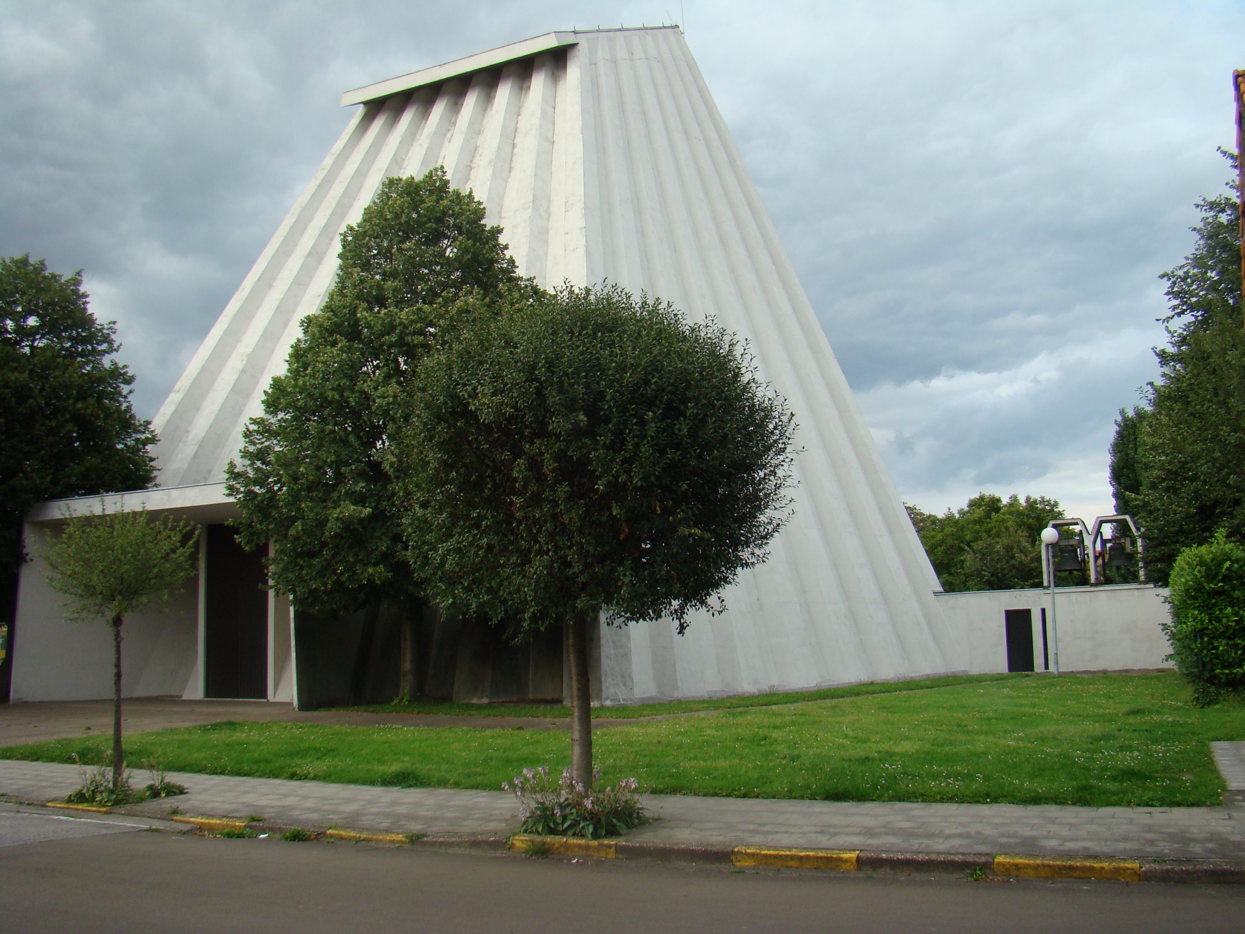 Église Sainte Rita à Harelbeke