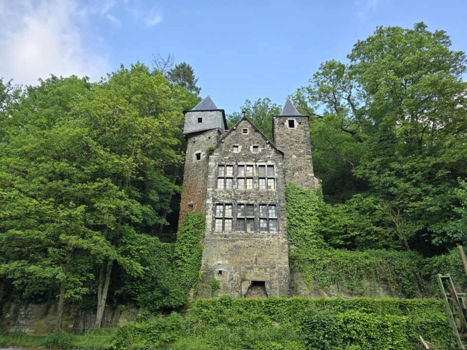 Château de la Fenderie - Endroit insolite à Trooz, en Belgique