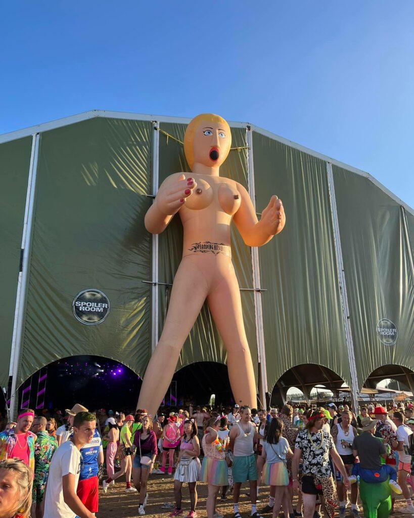 Kamping Kitsch Club, on a testé le festival le plus décalé du pays !