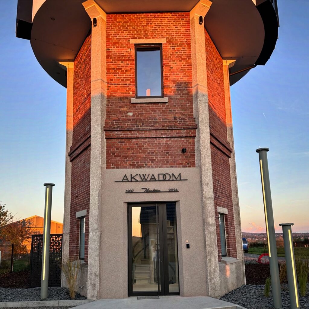 Akwadom