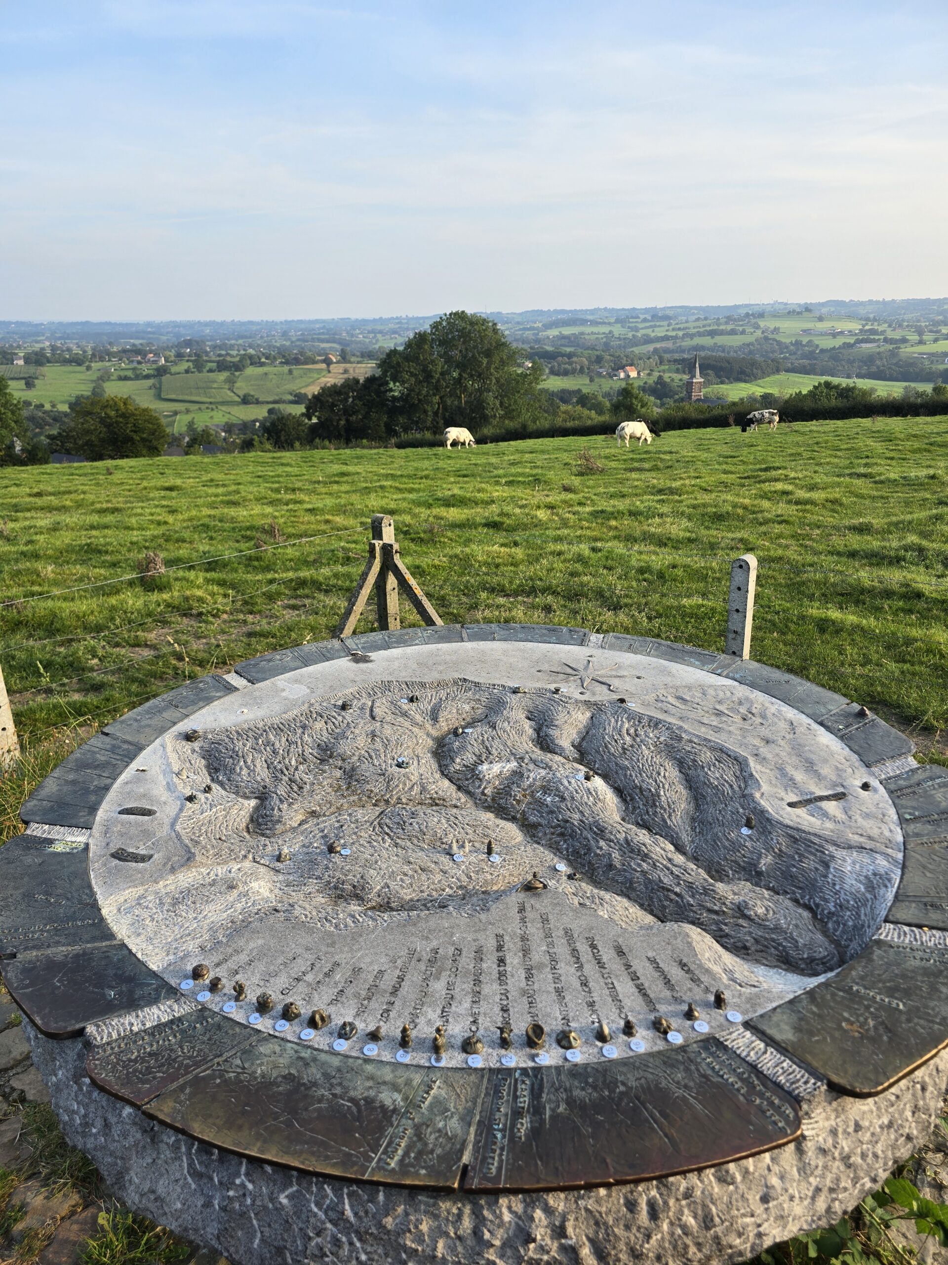 Knuppelstock Orientation Table à Saint-Jean-Sart
