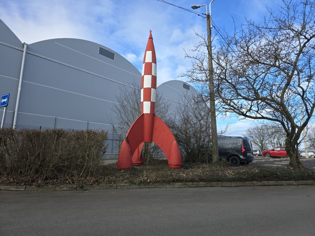 Les endroits dédiés à&nbsp;Tintin en&nbsp;Belgique&nbsp;: musées, fresques, fusées et&nbsp;clins d’œil