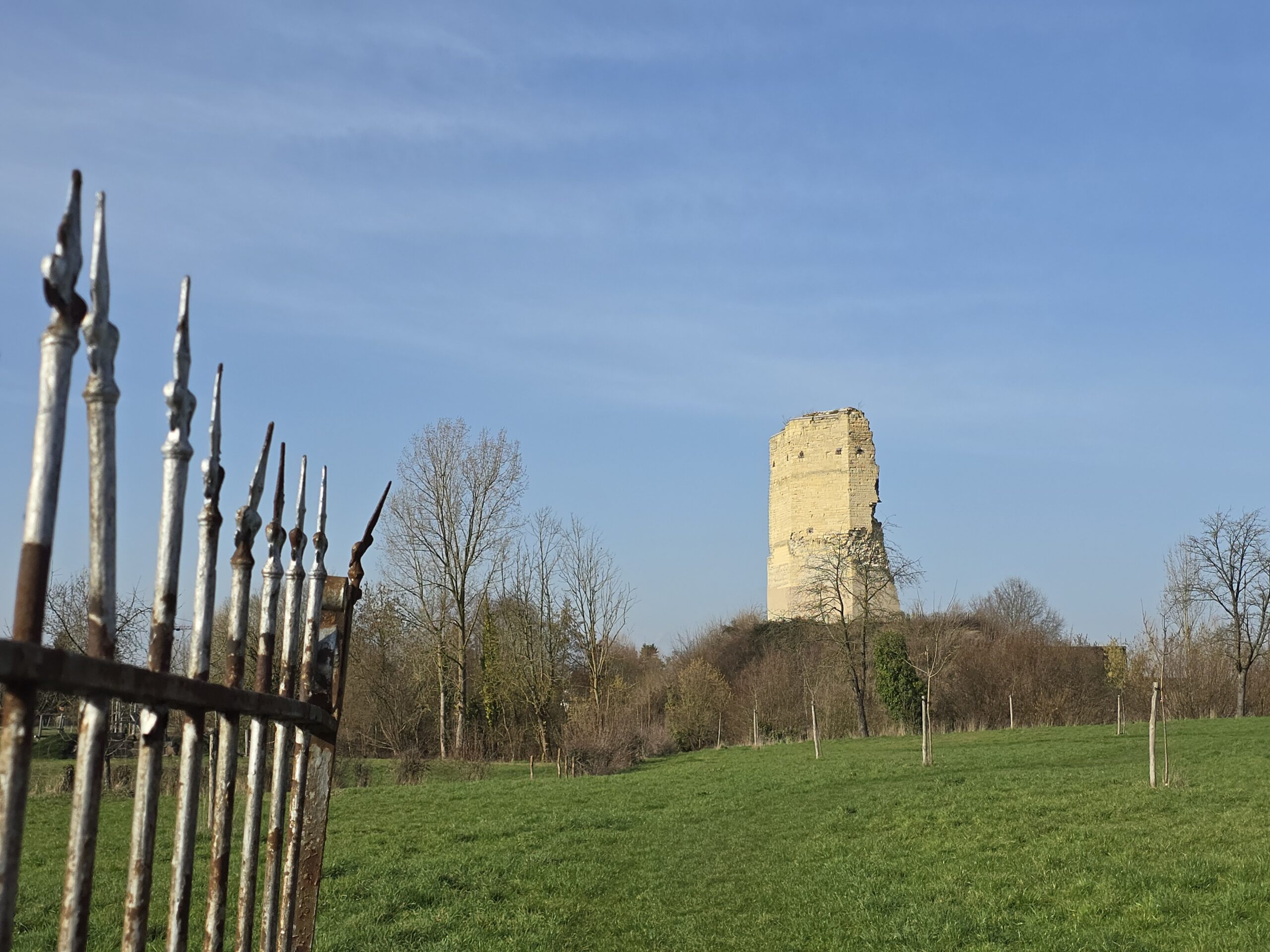 Ruines du&nbsp;château de&nbsp;Brustem à Brustem