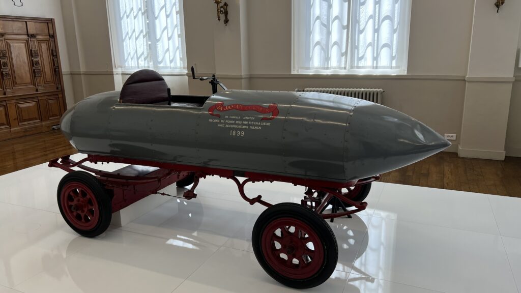 La&nbsp;Jamais Contente, l’incroyable record du&nbsp;monde du&nbsp;Belge Camille Jenatzy