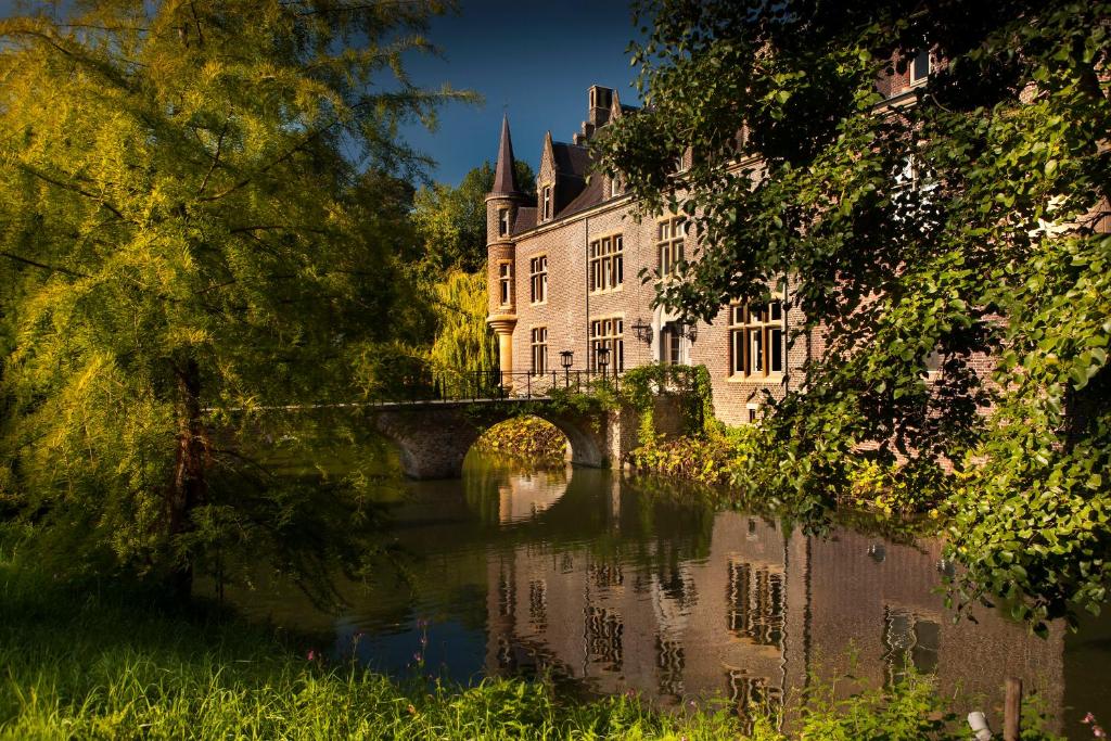 Dormir dans un&nbsp;château fort à&nbsp;20 minutes de&nbsp;la&nbsp;frontière&nbsp;: l’expérience Kasteel TerWorm