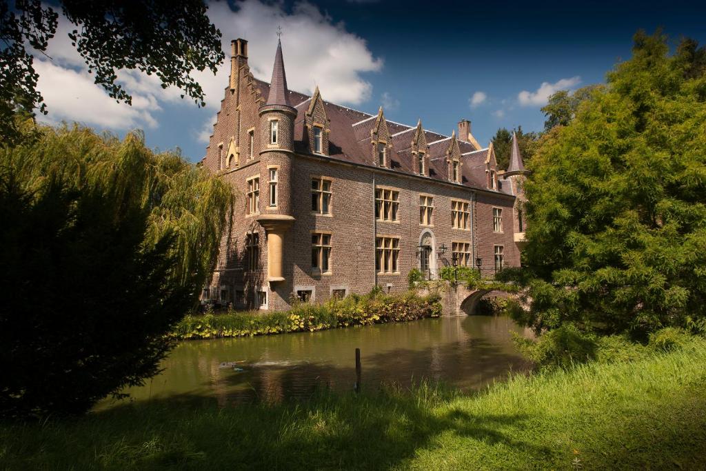 Dormir dans un&nbsp;château fort à&nbsp;20 minutes de&nbsp;la&nbsp;frontière&nbsp;: l’expérience Kasteel TerWorm