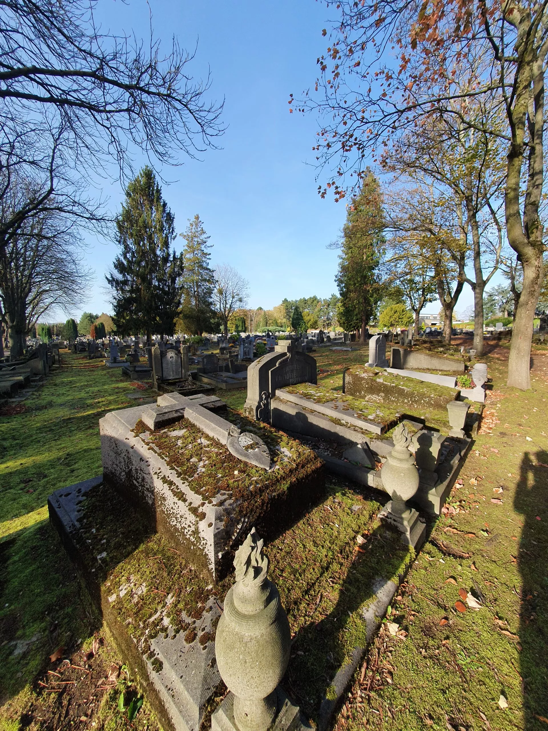 Cimetière de Robermont - Endroit insolite à Liège, en Belgique