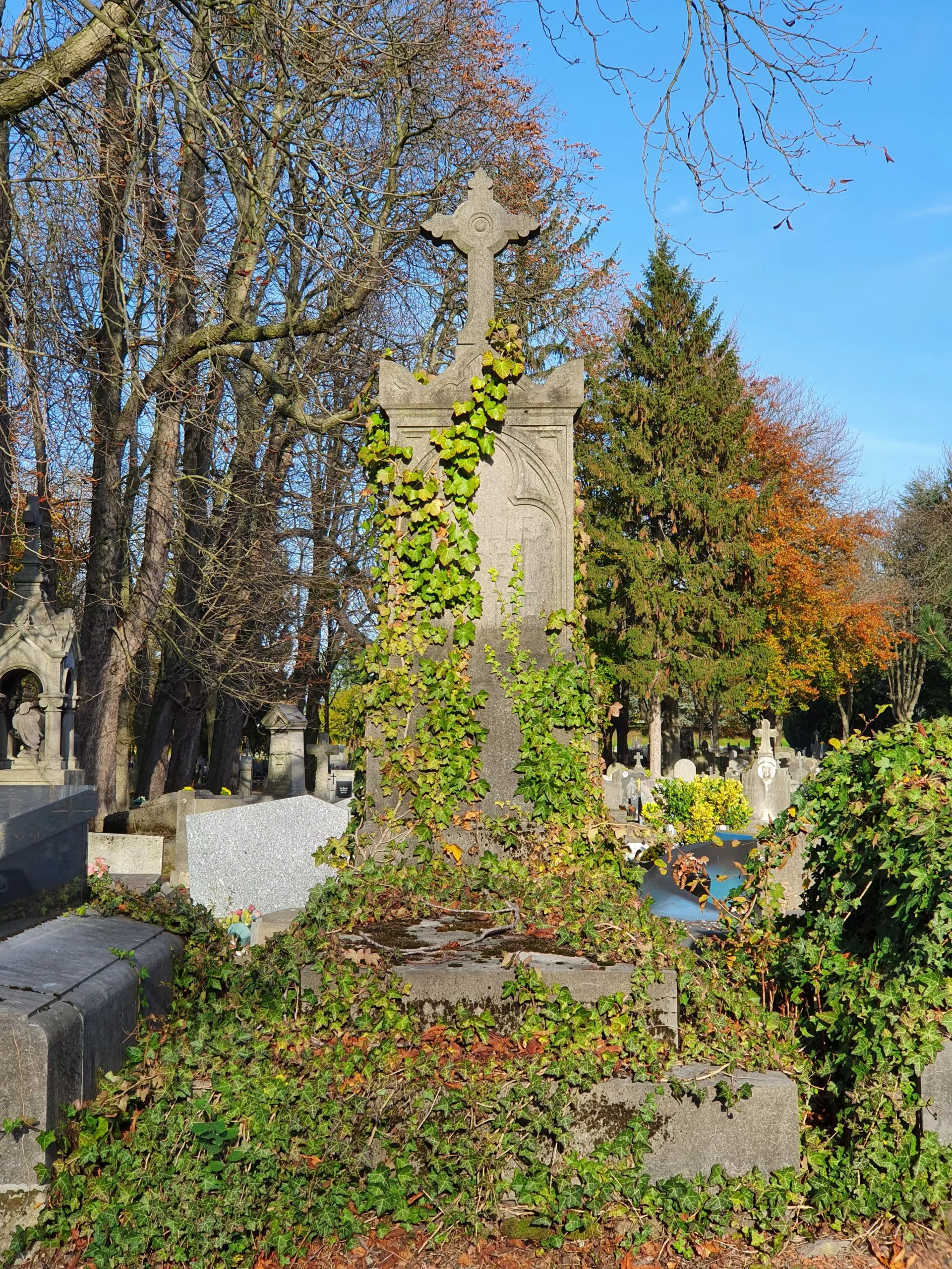 Cimetière de Robermont - Endroit insolite à Liège, en Belgique