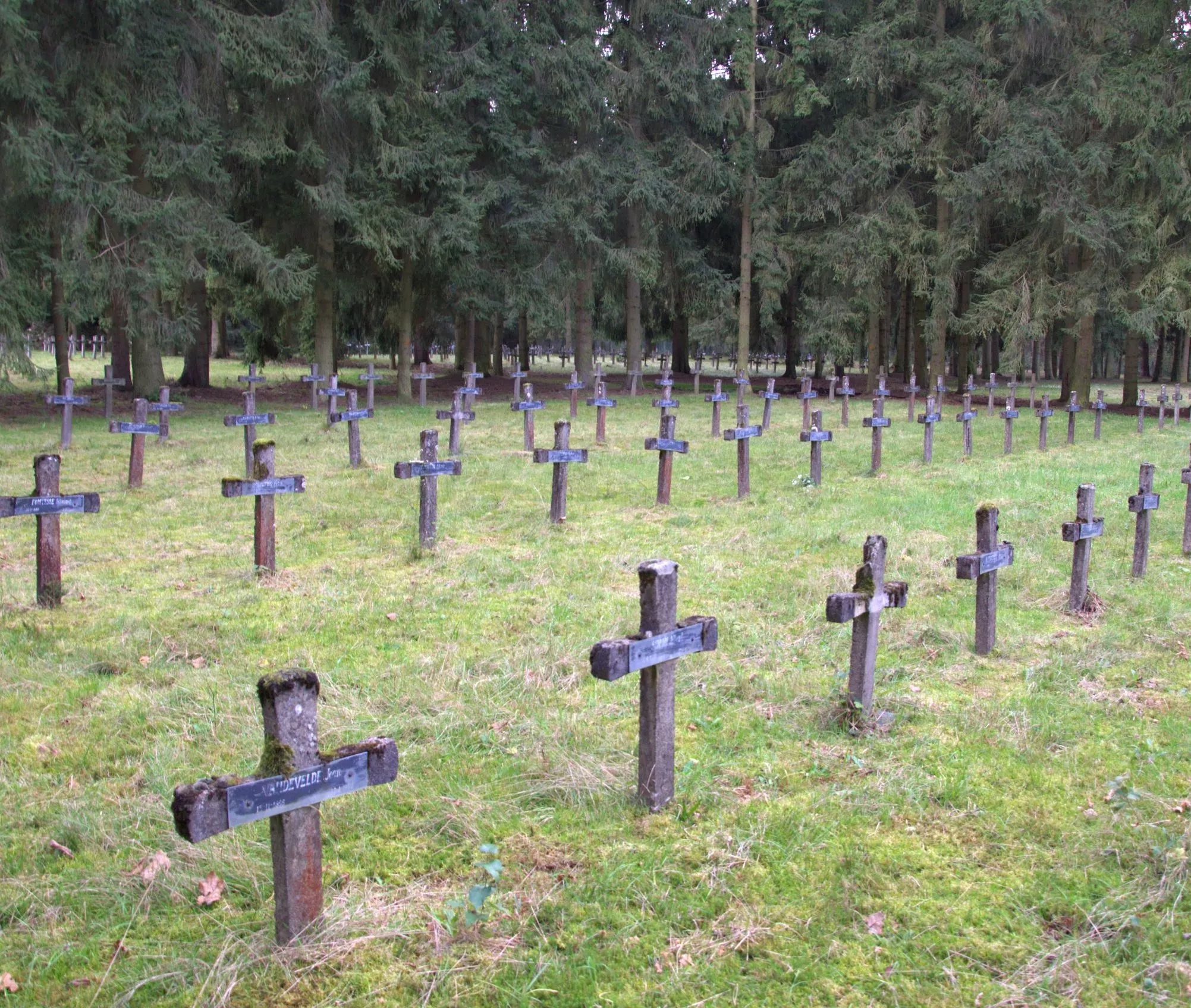 Cimetière de l’ancien hôpital psychiatrique - Endroit insolite à Rekem, en Belgique