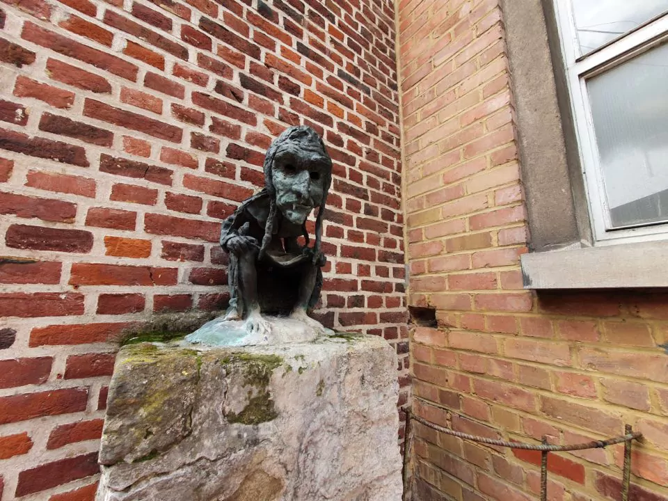 Sentier de l’Etrange - Endroit insolite à Ellezelles, en Belgique