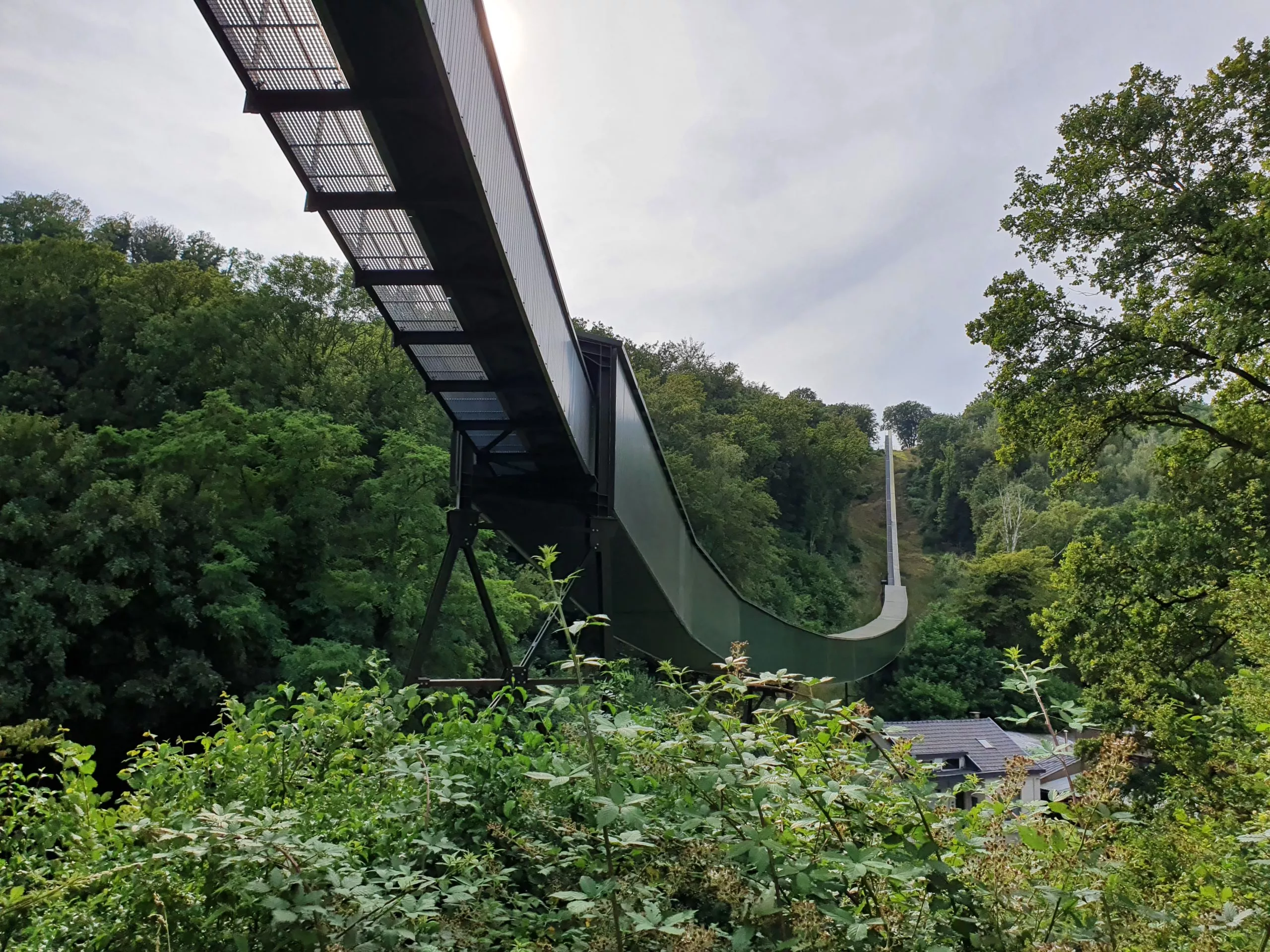 Terril du Hénâ - Endroit insolite à Awirs, en Belgique