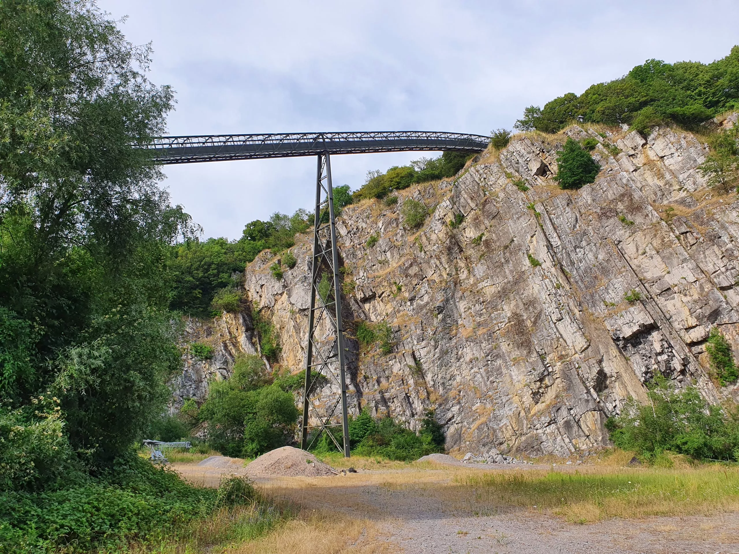 Terril du Hénâ - Endroit insolite à Awirs, en Belgique