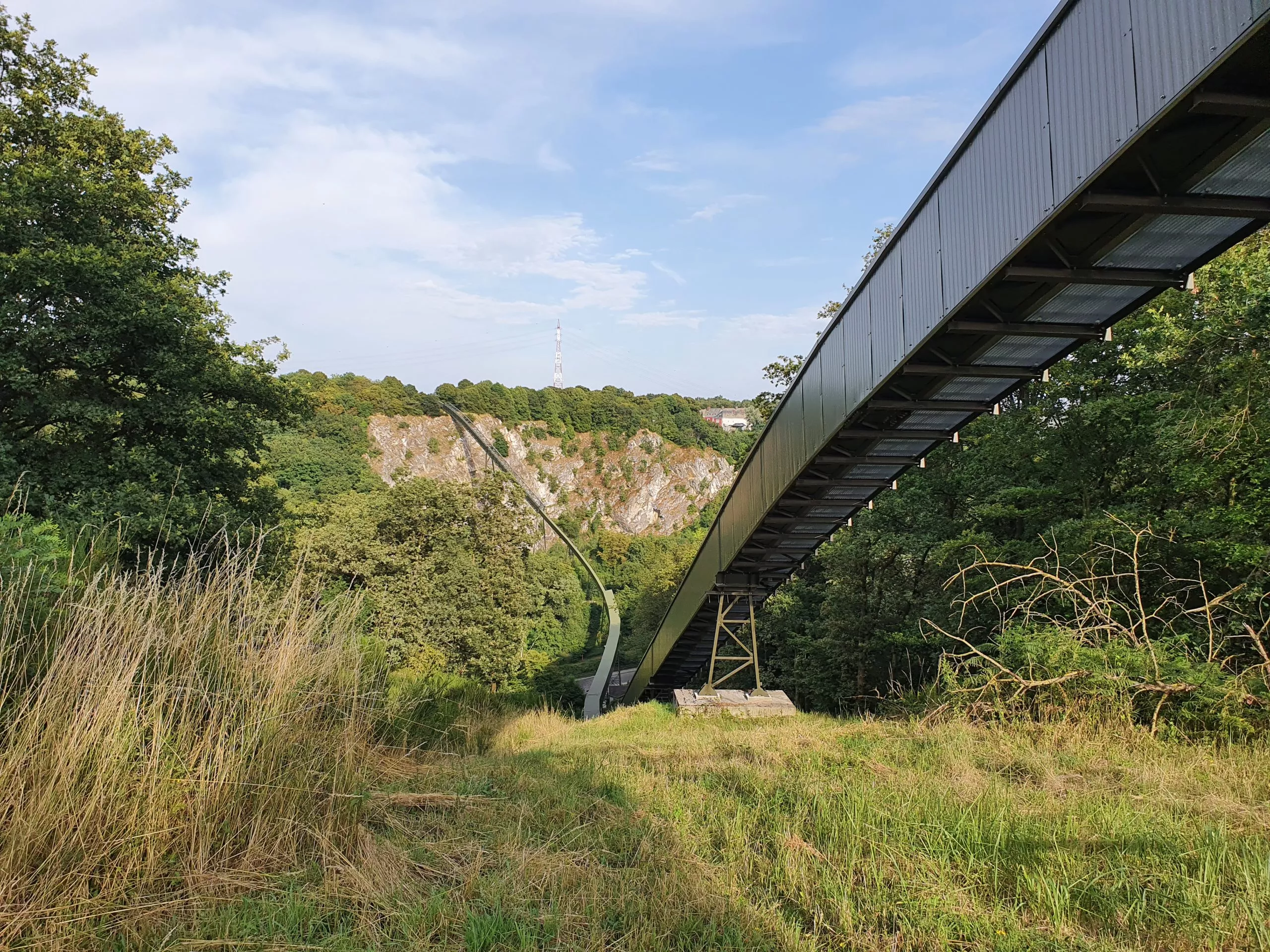 Terril du Hénâ - Endroit insolite à Awirs, en Belgique