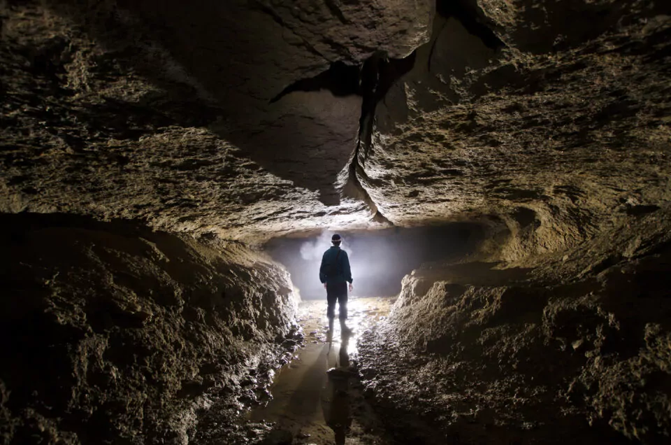 Province de Namur, l’Union belge de spéléologie vous ouvre les portes du monde souterrain