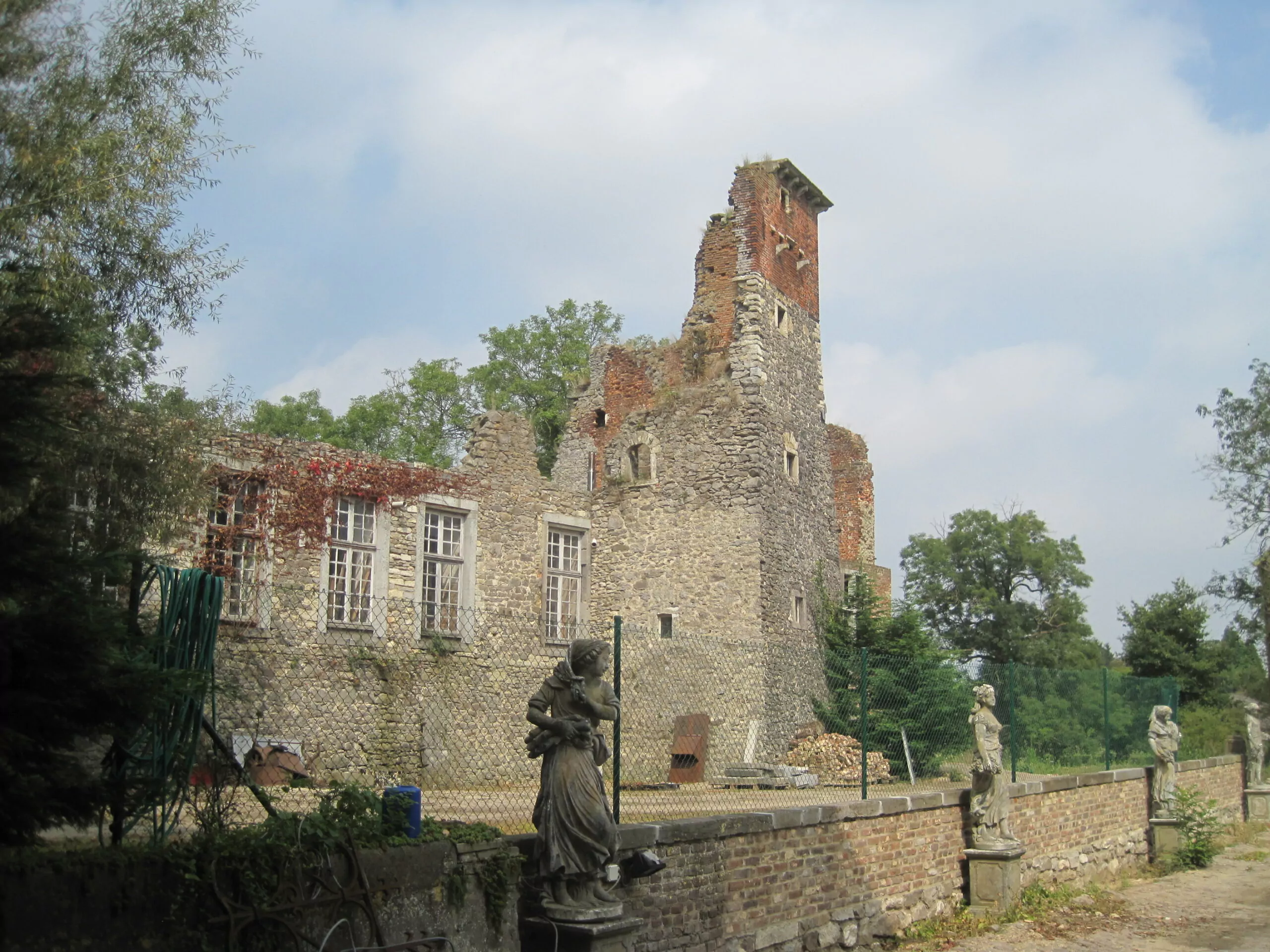 Ruines du&nbsp;Château d’Aische-en-Refail à Aische-En-Refail