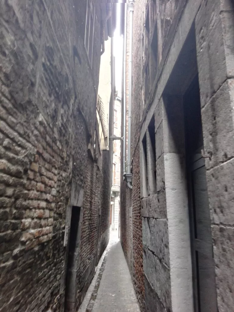 Rue du Carré