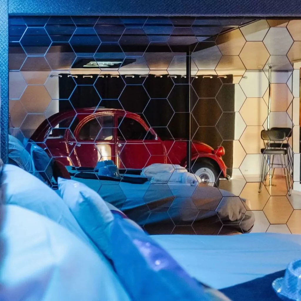 Eclipsez-vous by Hector