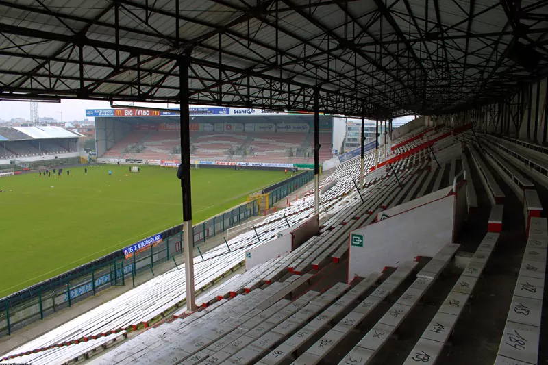 Adieu au Vélodrome de Charleroi, une tribune mythique tire sa révérence
